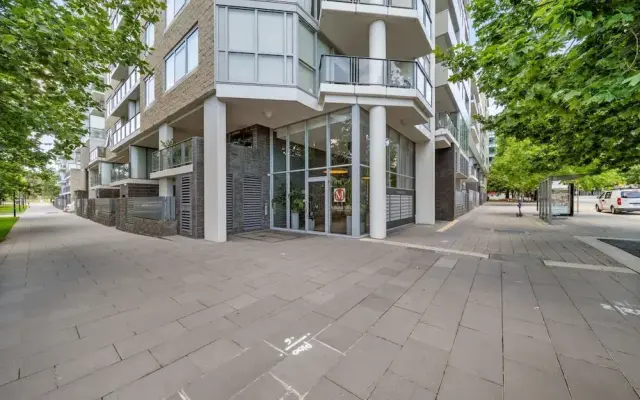 Glorious Central Canberra 1-bed With Pool & Sauna