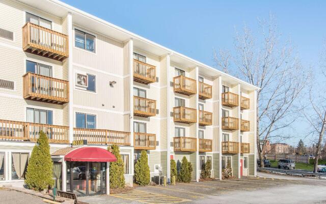 Отель Days Inn Colchester/Burlington вид на фасад
