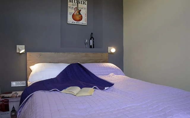 New - Walnuttree Double 12 Person Apartment Central in Budapest - Hungary