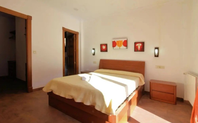 Luxury Villa in Sayalonga With Private Pool