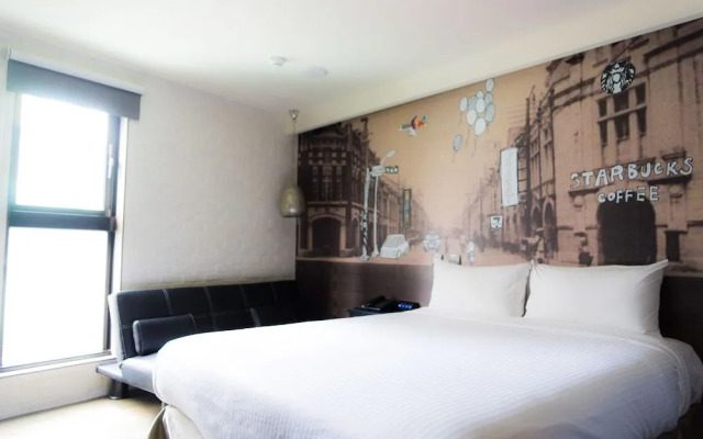 V Hotel