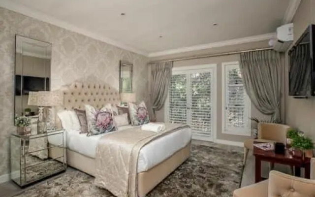 37A at Alexandra Avenue, Self Catering Executive Apartment