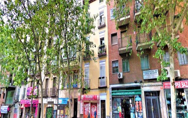 Отель MC YOLO Apartamento Estación de Atocha Испания, Мадрид - отзывы, цены и фото номеров - забронировать отель MC YOLO Apartamento Estación de Atocha онлайн вид на фасад