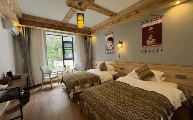 Danba Countryside Mountain Resort