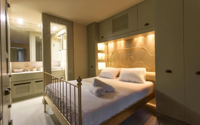 Plaka360 Apartments