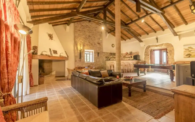 Villa - 7 Bedrooms with Pool and WiFi - 107981