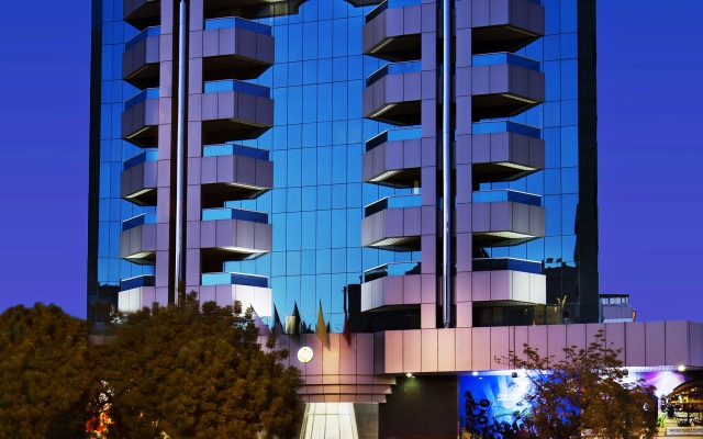 Отель Avenue Hotel ОАЭ, Дубай - 3 отзыва об отеле, цены и фото номеров - забронировать отель Avenue Hotel онлайн вид на фасад