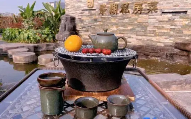Yibin Jinghu Hotel