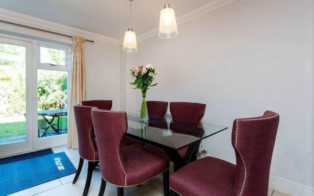 Putney Bridge Place