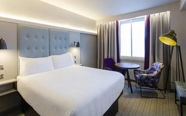 Premier Inn Swansea North
