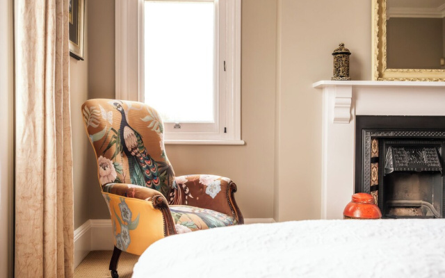 Beautiful 5 Bedroom Home in Evesham