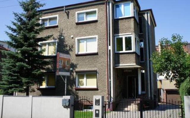 Отель Nest Nocleg Poznań Познань вид на фасад