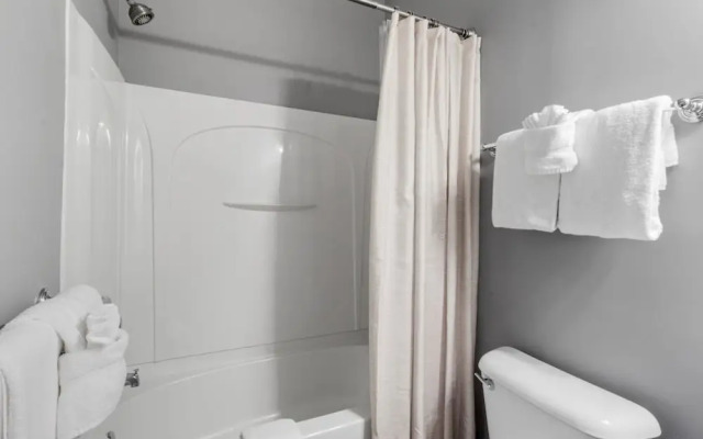 Havens #1832 2 Bedroom Condo by Redawning