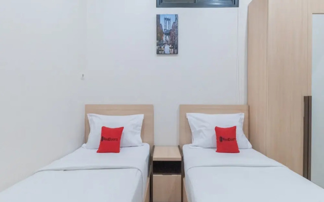 RedDoorz near CSB Mall Cirebon