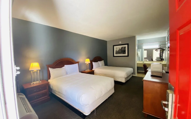 Travelers Place Inn & Suites