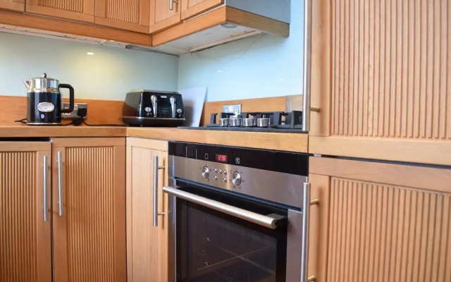 1 Bedroom Primrose Hill Apartment