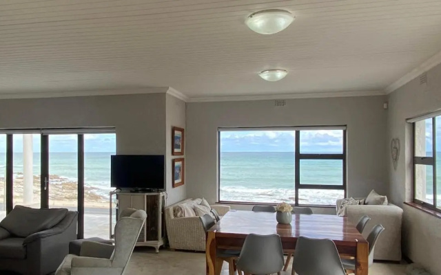 New listing! Seafront-7 sleeper holiday home