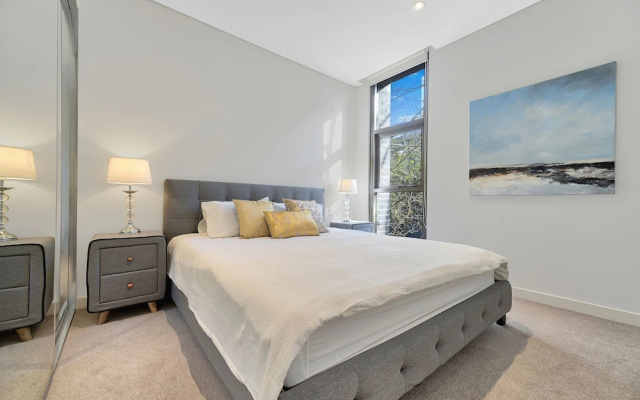 New Luxury Manhattan style in heart of CBD