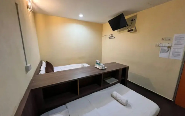 Hotel O Ezi Inn