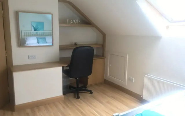 Dungannon 2 Bed Bungalow - Sleeps 5 - Pet Friendly