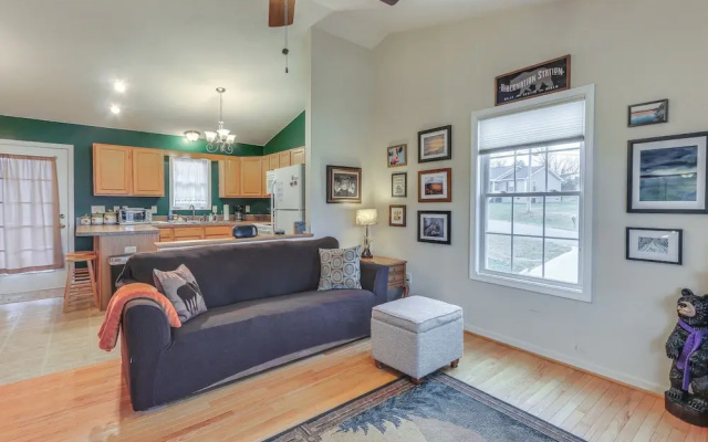 Charming Shenandoah Retreat w/ Deck & Grill!