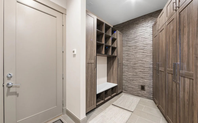 200 Caravelle Drive