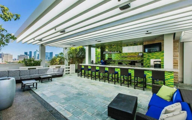 Luxurious Studio Balcony Access 26319