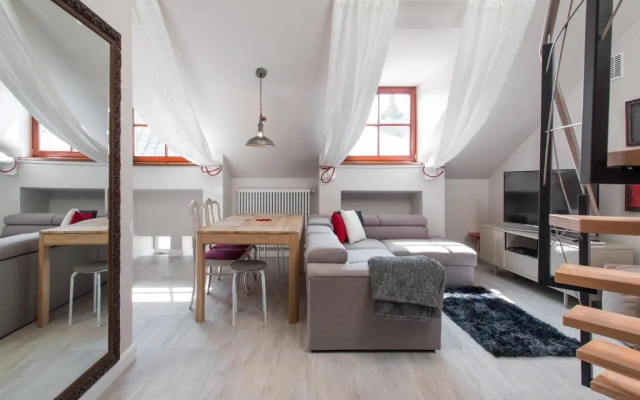 Tomasza Residence