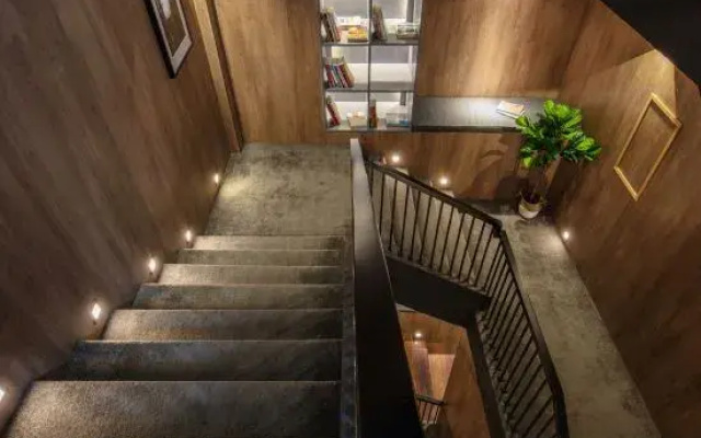 Iforest Hostel (Jing'an Temple Metro Station)