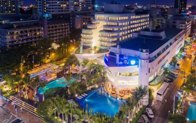 Отель A-One The Royal Cruise Hotel Pattaya Таиланд, Паттайя - отзывы, цены и фото номеров - забронировать отель A-One The Royal Cruise Hotel Pattaya онлайн вид на фасад