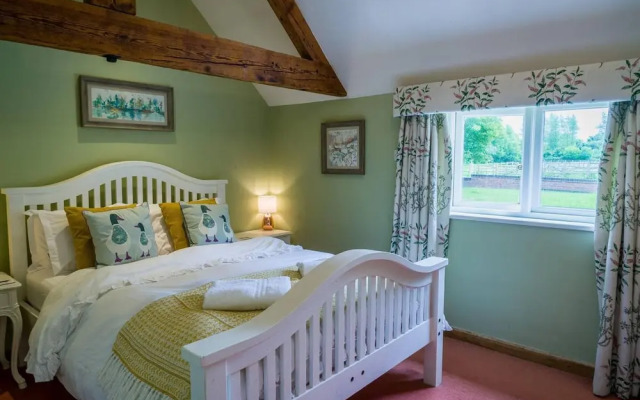 Idyllic Country Suite