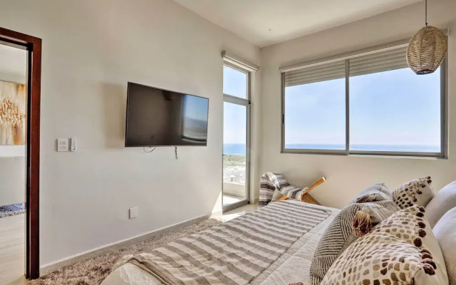 Luxe Cabo Condo w/ Ocean Views + Amenities!