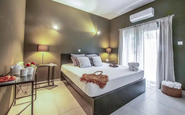 Protaras Art House Seviews