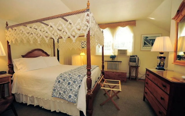 Languedoc Inn & 3 Hussey St Guest House