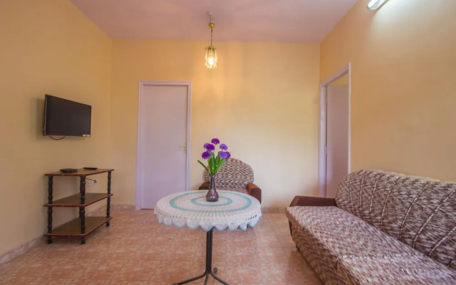OYO 19652 Home Graceful 1BHK Near Varca Beach