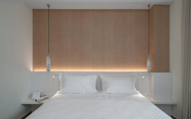 One Bedroom Apartment with Private Garden