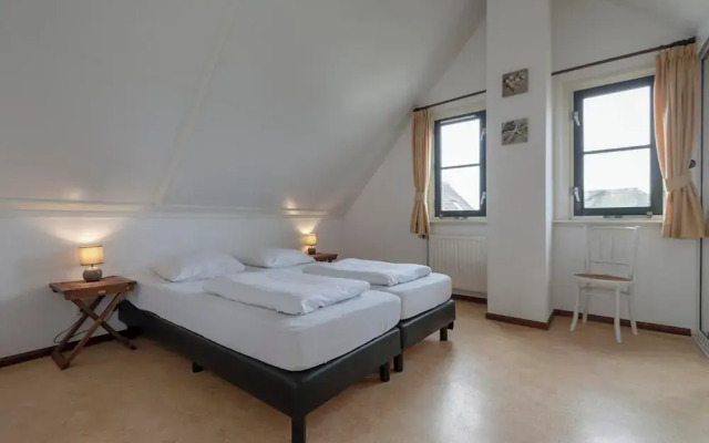 De Buitenplaats 97 Villa for 5-people Near Beach