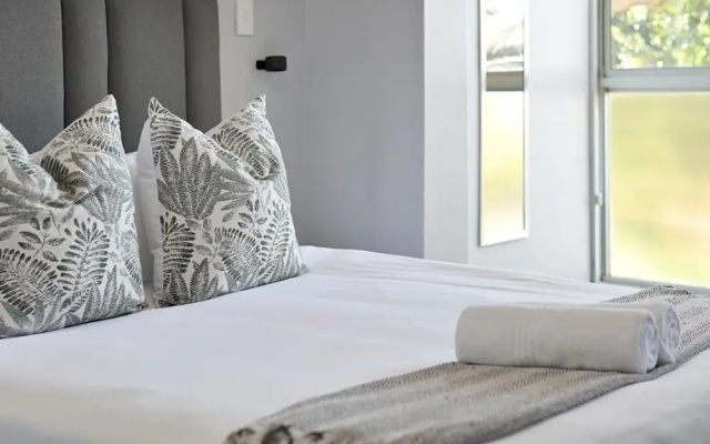 Modern Two Bed Central Green Point Stadium