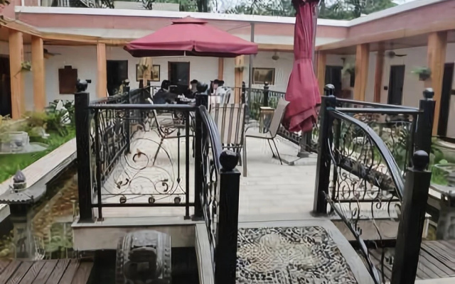 Share House Inn