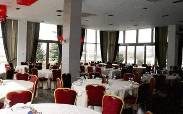 Dedis Hotel