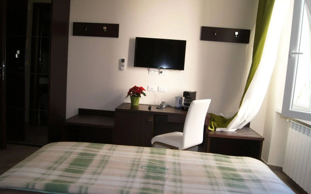 Mia Suites