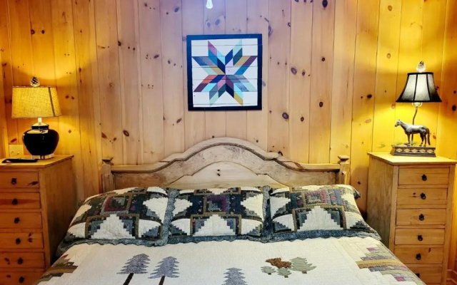 Red Wolf Cabin in Maggie Valley