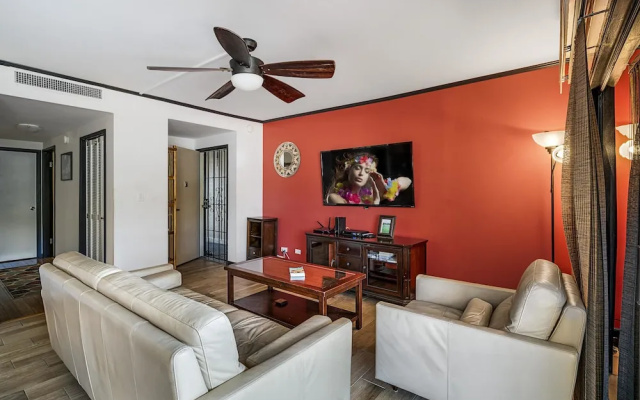 Kona Plaza 112 - 2 Br Condo