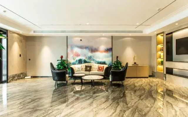 Yizhe Hotel (Nanning Dashatian Jianshe Road Subway Station Store)