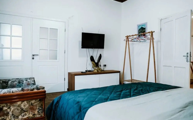 City Grove Blooms and Beds 2BR With City Views
