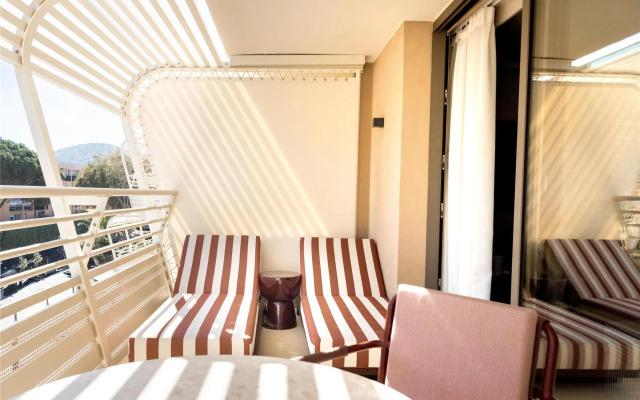 Hotel Ventura Saint-Tropez, Tapestry Collection By Hilton