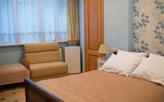 Arta Hotel
