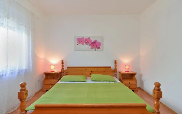 House Vlade 1219