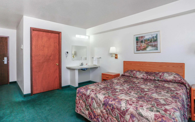 Travelodge by Wyndham Deer Lodge Montana