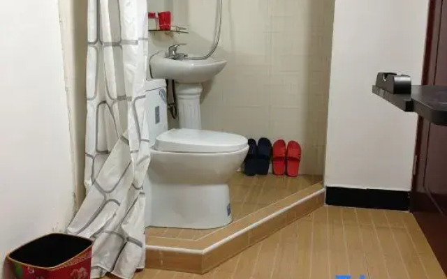 Kabu Light Luxury Apartment (Songjiang Sijing Subway Station)